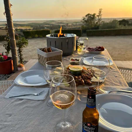 Mirador By Lola Nyaraló *